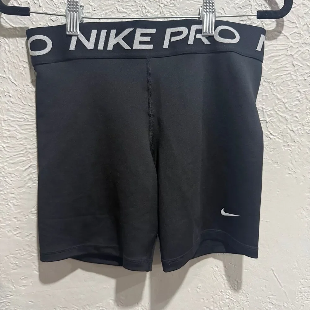 Girls black Nike Pro Shorts XL 14/16